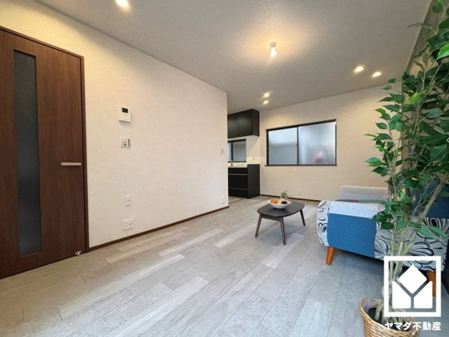 西宮市甲子園網引町の居間・リビング