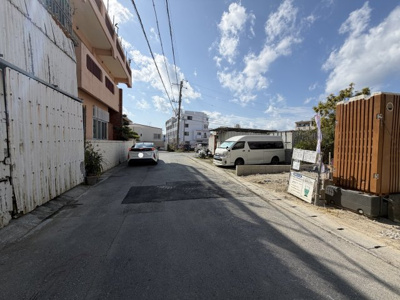 【前面道路含む現地写真】 | 那覇市与儀（全2棟）ラスト2号棟 | ※南側側公道6m♪