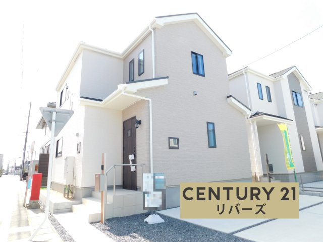 北名古屋市薬師寺山浦の新築一戸建の外観|◇Ｃ号棟◇　　ラスト１棟！！いつでも見学出来ます♪（お問合せ当日、平日、水曜、夜間でもＯＫ）　名鉄犬山線「徳重・名古屋芸大」駅徒歩６分の好立地♪　開放的な角地！　駐車並列３台ＯＫ　南に人工芝の庭付き！