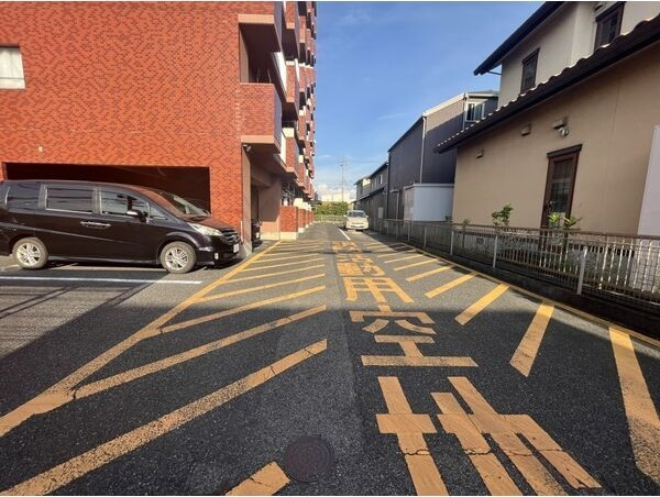 リエス豊田浄水の駐車場