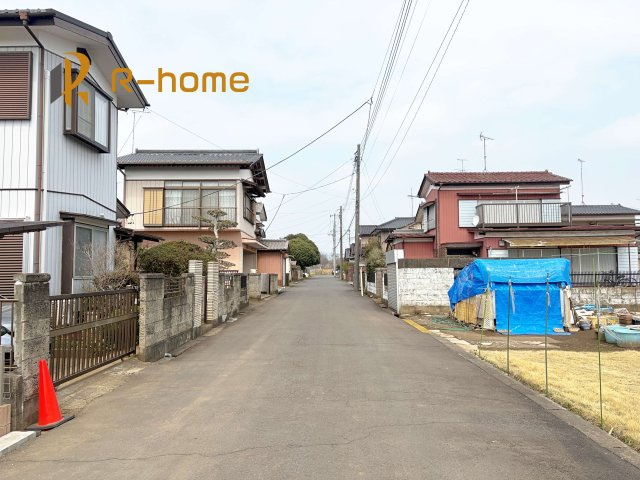 第2石岡市下林　新築戸建て　1号棟の前面道路含む現地写真|『今から見たい！』大歓迎です♪
お気軽にＲ－ｈomeまでお問い合わせください。