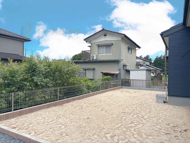 第2石岡市下林　新築戸建て　1号棟の庭|お家時間を満喫できる広々としたお庭！立水栓付きで洗車や水やりもラクラク♪