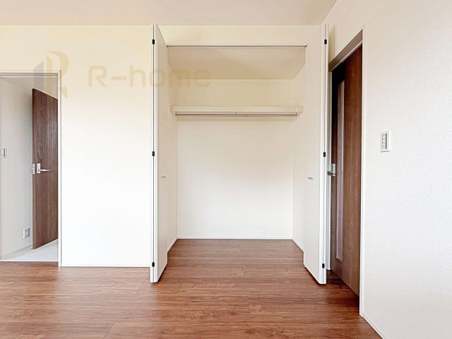 第2石岡市下林　新築戸建て　1号棟の収納|掃除道具などの収納に便利なリビング収納♪共有スペースの収納はあると便利です！