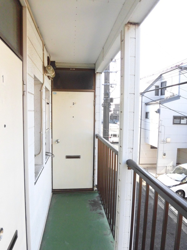 上原アパートのエントランス