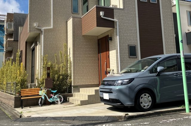 大蔵戸建の駐車場