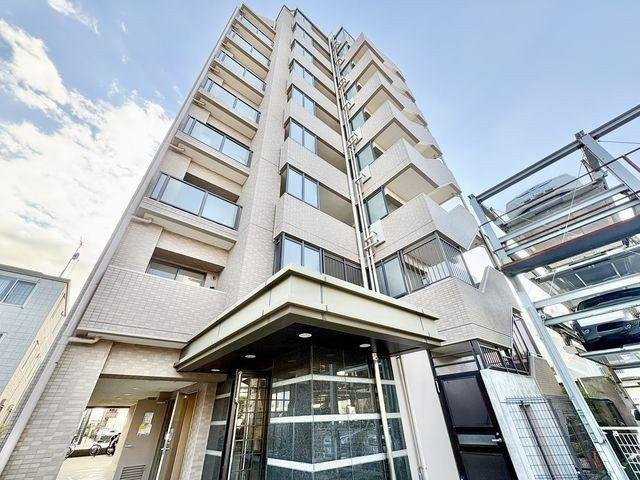 グランイーグル多摩川緑地Ⅺの外観|平成１６年築・オートロック＆宅配ボックス付きマンション、グランイーグル多摩川緑地Ⅺは即日現地案内可能となっておりますので、お気軽にお問い合わせください！