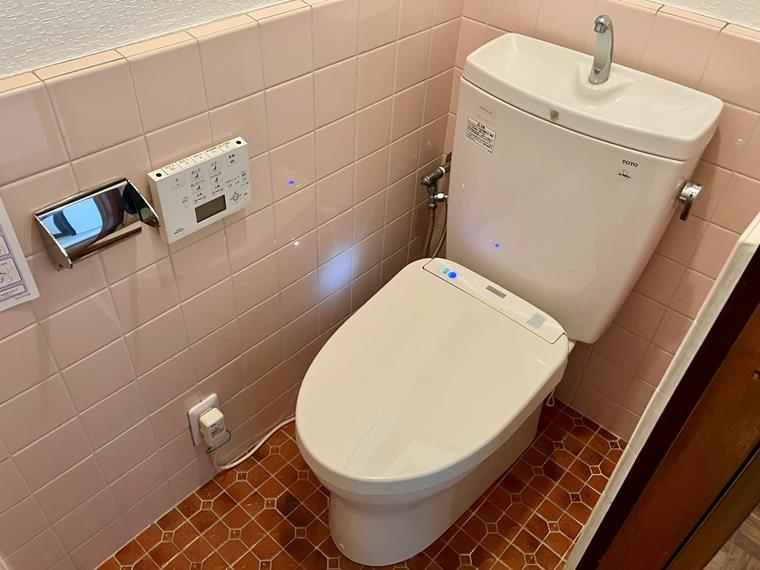 お花茶屋戸建のトイレ