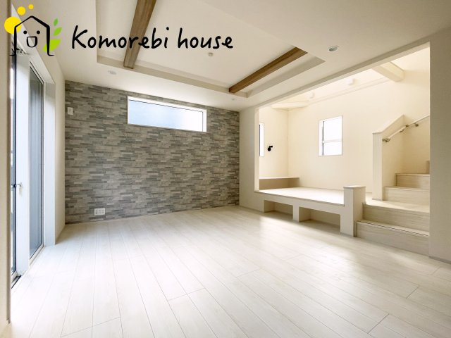 北本市中丸7丁目　新築一戸建て　ブルーミングガーデン　06の居間・リビング|居間です