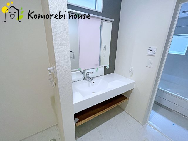 北本市中丸7丁目　新築一戸建て　ブルーミングガーデン　06の独立洗面台|撮影：'26/07/04