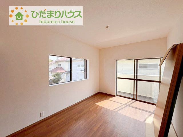 【寝室】 | 土浦市右籾1期　中古戸建 | 大きなベッドを置いても余裕の広さの主寝室♪