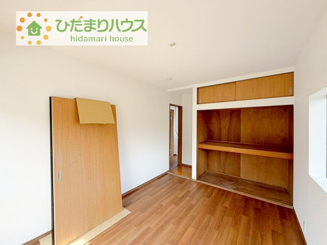【寝室】 | 土浦市右籾1期　中古戸建 | 広めの主寝室は、ベッドの他にもパソコンデスクやドレッサーなども置けちゃいます(*^-^*)