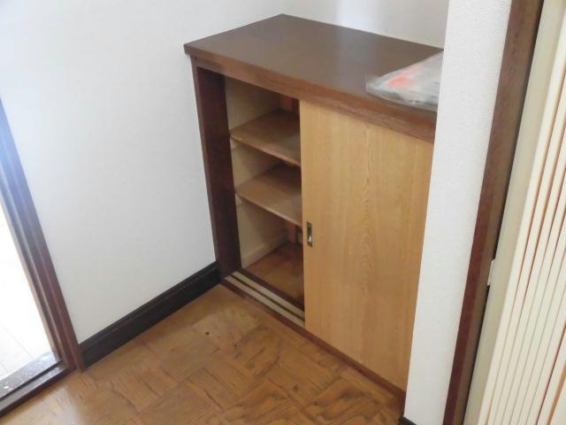 西ハイツの玄関