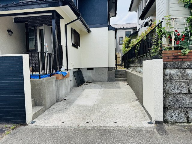 八王子市　北野台　中古戸建ての駐車場|～カースペースは1台分～