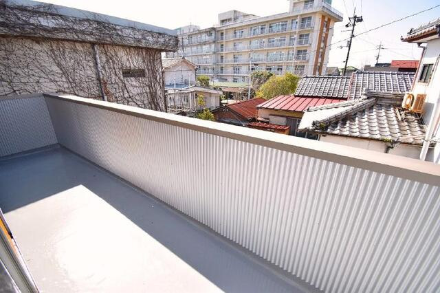 南国市立田　庭付き中古一戸建てのバルコニー|日当たり良好！ワイドバルコニーで洗濯物もたくさん干せます☆