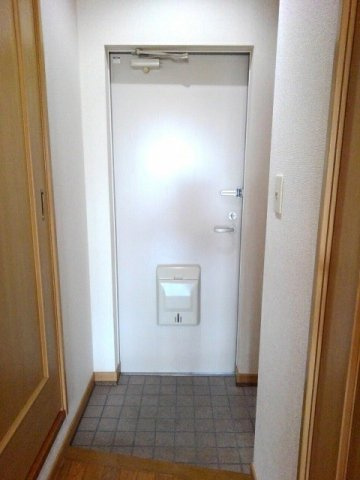 【玄関】 | シールド青葉 | 玄関です