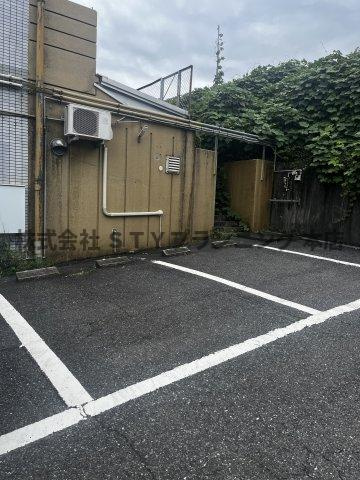 仲介手数料0円！スカイライフ新宿の駐車場