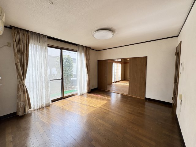 【居間・リビング】 | 熊谷市玉井南1期　　中古戸建