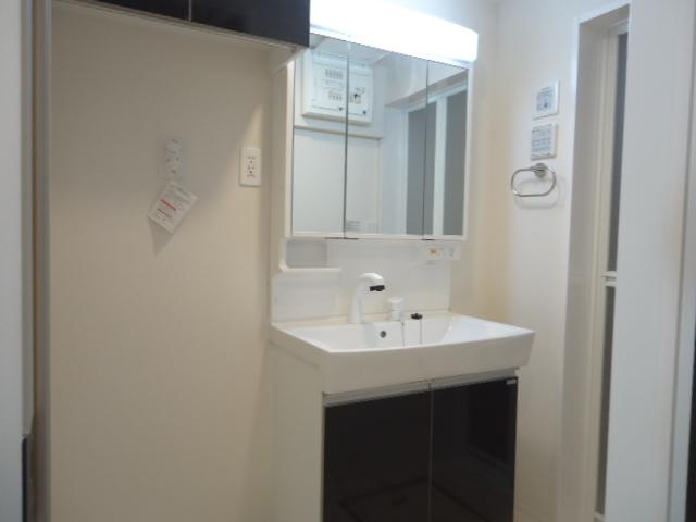 ル・シェヌの独立洗面台|洗髪洗面化粧台