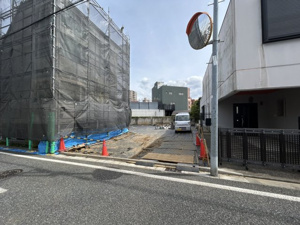 【前面道路含む現地写真】