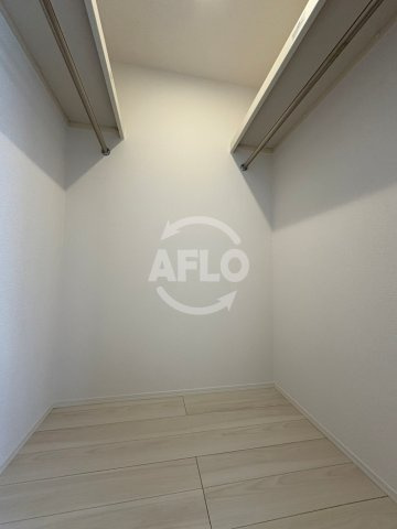 アザレア深江橋の収納|アザレア深江橋　ウォークインクローゼット