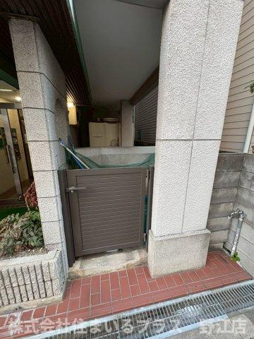 新朝日のエントランス