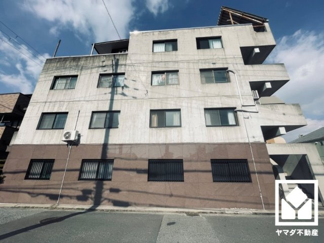 シェトア塚口第一の外観パース|トイレは温水洗浄便座付きで、季節を問わずいつでも温かい便座をお使いいただけます。