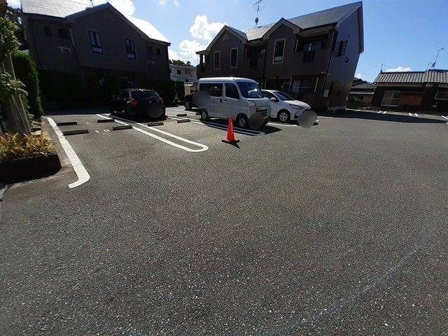 フォレスト香椎Ⅱの駐車場