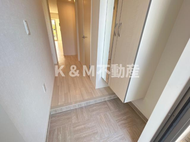 プリオーレおおたかの森の玄関|明るい玄関です