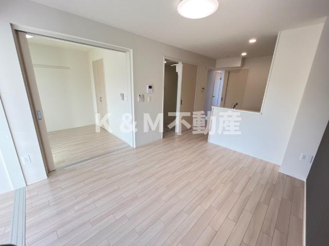 プリオーレおおたかの森の居間・リビング|ゆったりとしたリビングです