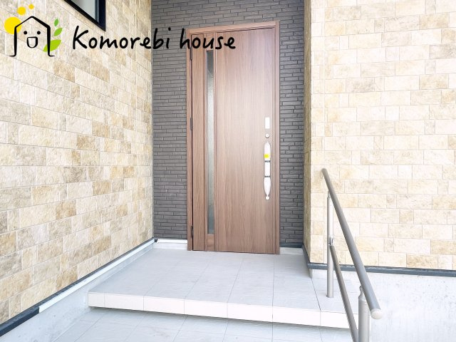 北本市中丸7丁目　新築一戸建て　ブルーミングガーデン　07の玄関|落ち着いた玄関です