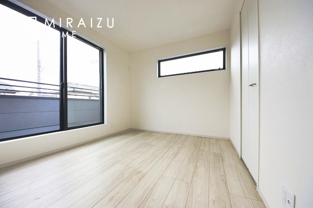 【その他】 | お掃除も楽にできる洗面台が嬉しいですね♪毎日使うものだから、できる限り綺麗さを保ちたいです。朝シャンプー派のご家族様も安心してお使い頂けそうです。
