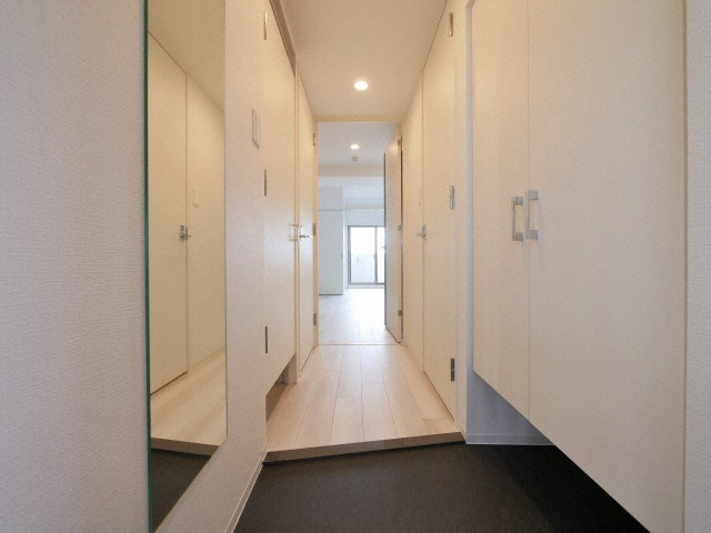 大阪市東成区神路４丁目の賃貸マンションの玄関
