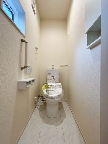 深谷市上柴町西1丁目　新築一戸建て　ブルーミングガーデン　01のトイレ
