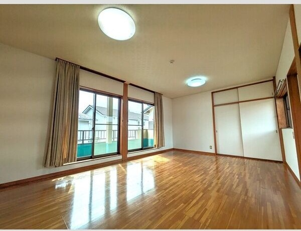 五ケ丘1丁目戸建の寝室