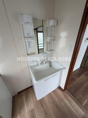 稗原マンションの洗面所