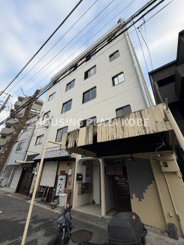 稗原マンションのエントランス