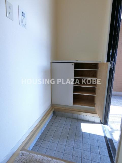 ディアス離宮山手Ｃの玄関