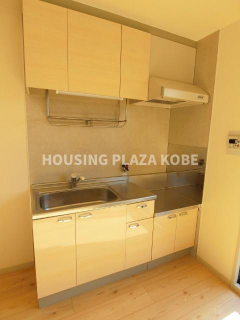 ディアス離宮山手Ｃのキッチン|木目調のオシャレなキッチン