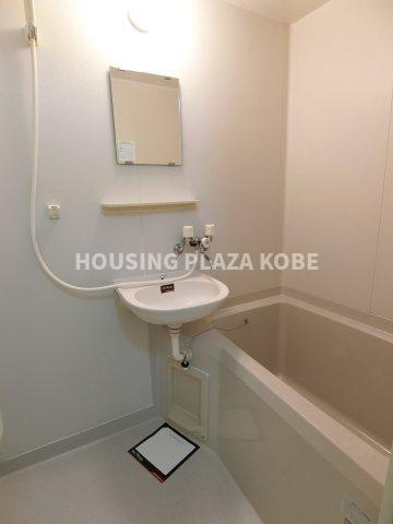 メモリアル月見山（B棟）の浴室