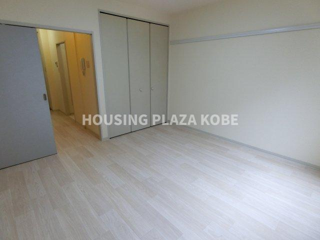 メモリアル月見山（B棟）の居間・リビング