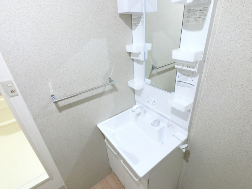 エステート宗崎Ⅱ【10,000円キャッシュバック対象物件】の独立洗面台|朝の身支度には欠かせない独立洗面化粧台