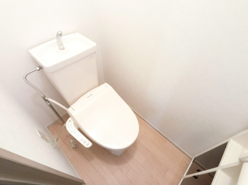 エステート宗崎Ⅱ【10,000円キャッシュバック対象物件】のトイレ|コンパクトで使いやすいトイレです
