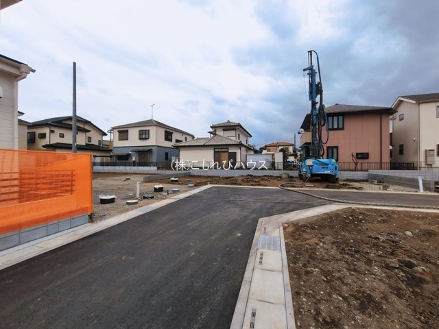 北本市中丸7丁目　新築一戸建て　ブルーミングガーデン　09の前面道路含む現地写真|撮影：'26/03/18
