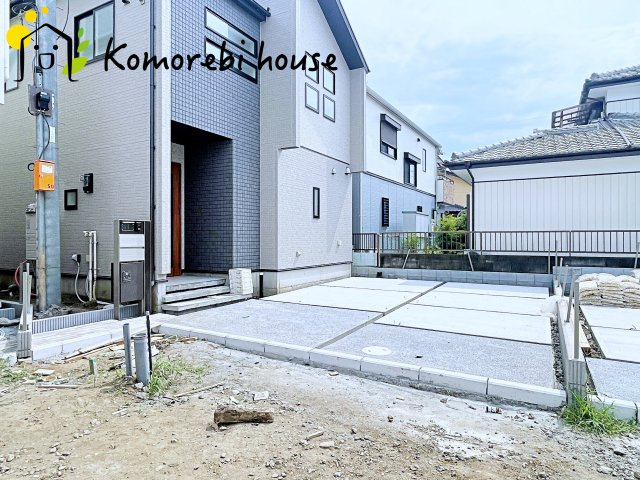 北本市中丸7丁目　新築一戸建て　ブルーミングガーデン　09の駐車場|26.7.30　撮影済み