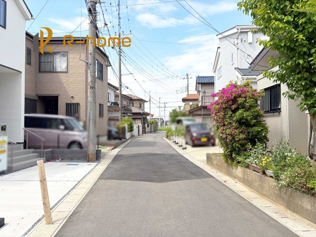取手市野々井1期　新築戸建て　1号棟の前面道路含む現地写真|堂々！建物完成♪実際のお部屋をご見学可能です♪
ご見学が一番の資料！お気軽にお問い合わせ下さい♪