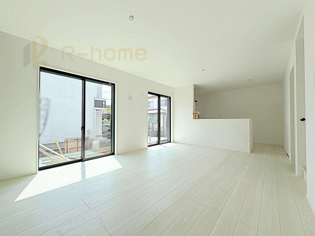 取手市野々井1期　新築戸建て　1号棟の居間・リビング|広くて明るいＬＤＫ♪ ゆったりくつろげるリビングスペースで、ご家族皆様の笑顔が溢れます。