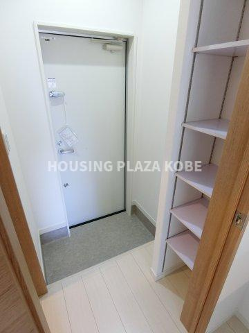 メゾンKPCの玄関