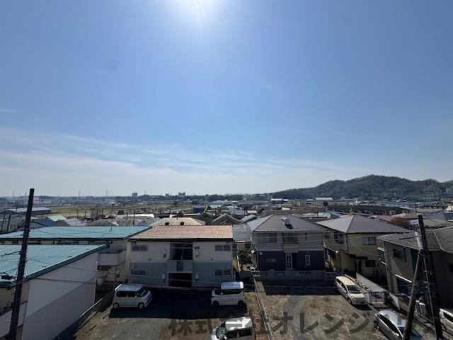 【展望】 | 厚木市毛利台三丁目　新築分譲住宅　全1棟 | 開放感あふれる美しい眺望や、いつまでも見ていたくなる星の輝きが、室内まで直接届きます。