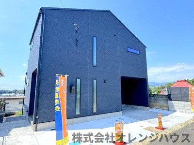 【外観】 | 厚木市毛利台三丁目　新築分譲住宅　全1棟 | 車通りの少ない閑静な住宅街に位置しております。周辺には、公園やスポーツ施設等も整い子育て環境にも安心な環境が得られます。