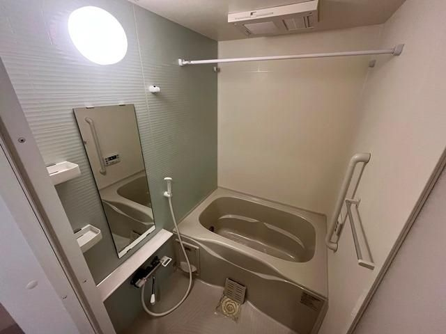 セラヴィ箱崎の浴室